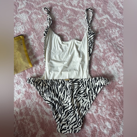 Sauvage Zebra One Piece size Medium - Picture 4 of 7